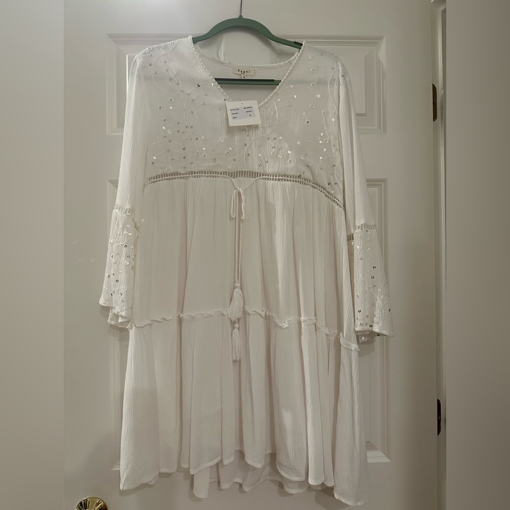 Paani White flowy dress with sequins